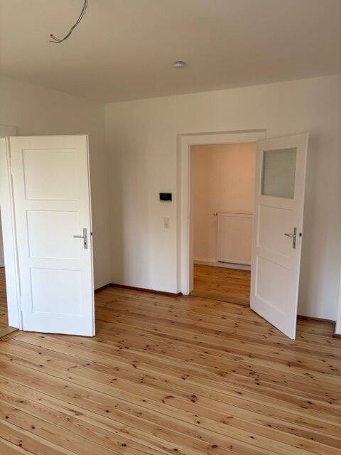 frisch saniert! Holzdielencharm in der Rosenau! 5 Zimmer, Platz für Arbeit, Wohnen und Familie – Nürnberg – Vorschaubild 8