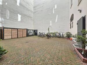 *!PROVISIONSFREI!* Erstverkauf nach Teilung: Letzte Einheit, 3 Zimmer vermietet, 4 m Decken & Stuck! – 10405 Berlin – Vorschaubild 9