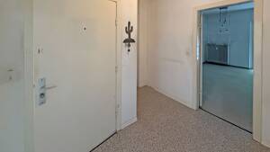 Sanierungsbedürftige 2-Zimmer-Wohnung mit Balkon und Garage: Gestalten Sie Ihr neues Zuhause nach Ihren eigenen Vorstellungen - Wentzel Dr. – 22145 Hamburg – Vorschaubild 4
