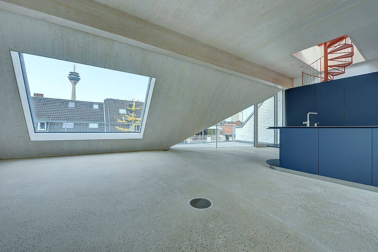 Spektakuläre Maisonettewohnung mit Dachgarten und Weitblick – Düsseldorf – Vorschaubild 2
