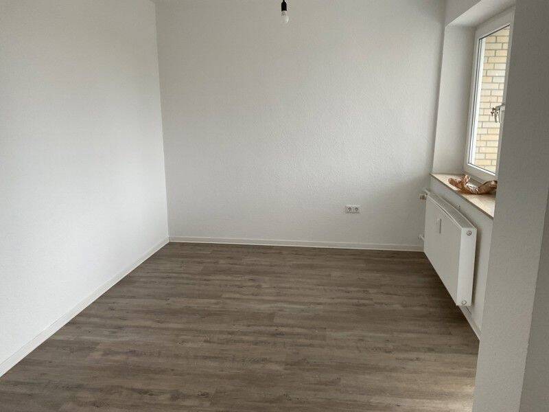 Moderne und helle 3-Zimmer-Wohnung mit großem Balkon – Hannover – Vorschaubild 2