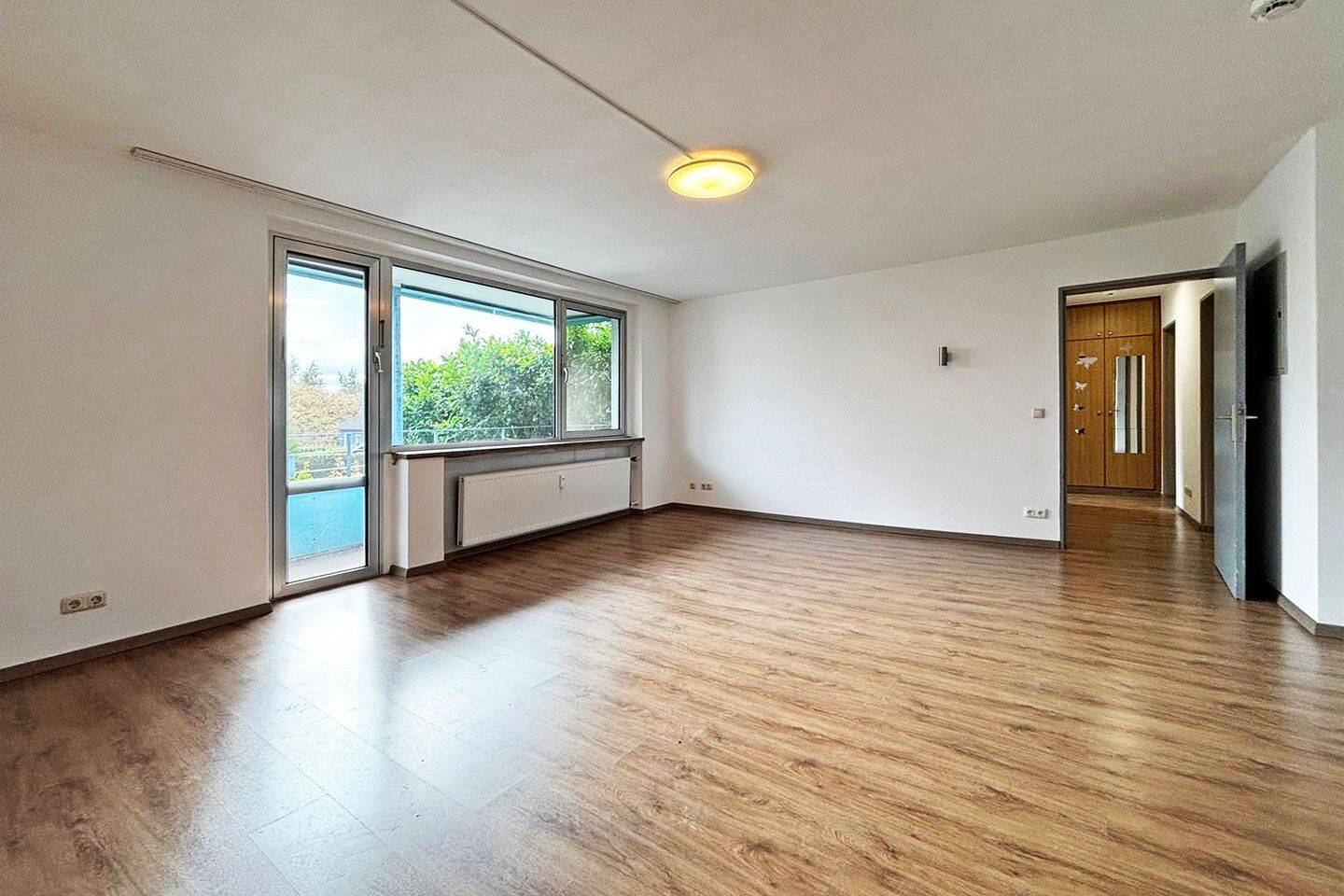 Sofort verfügbar: 4-ZKB-Wohnung über 100 m² mit Balkon & Stellplatz in ruhiger Höhenlage! – Trier – Vorschaubild 2