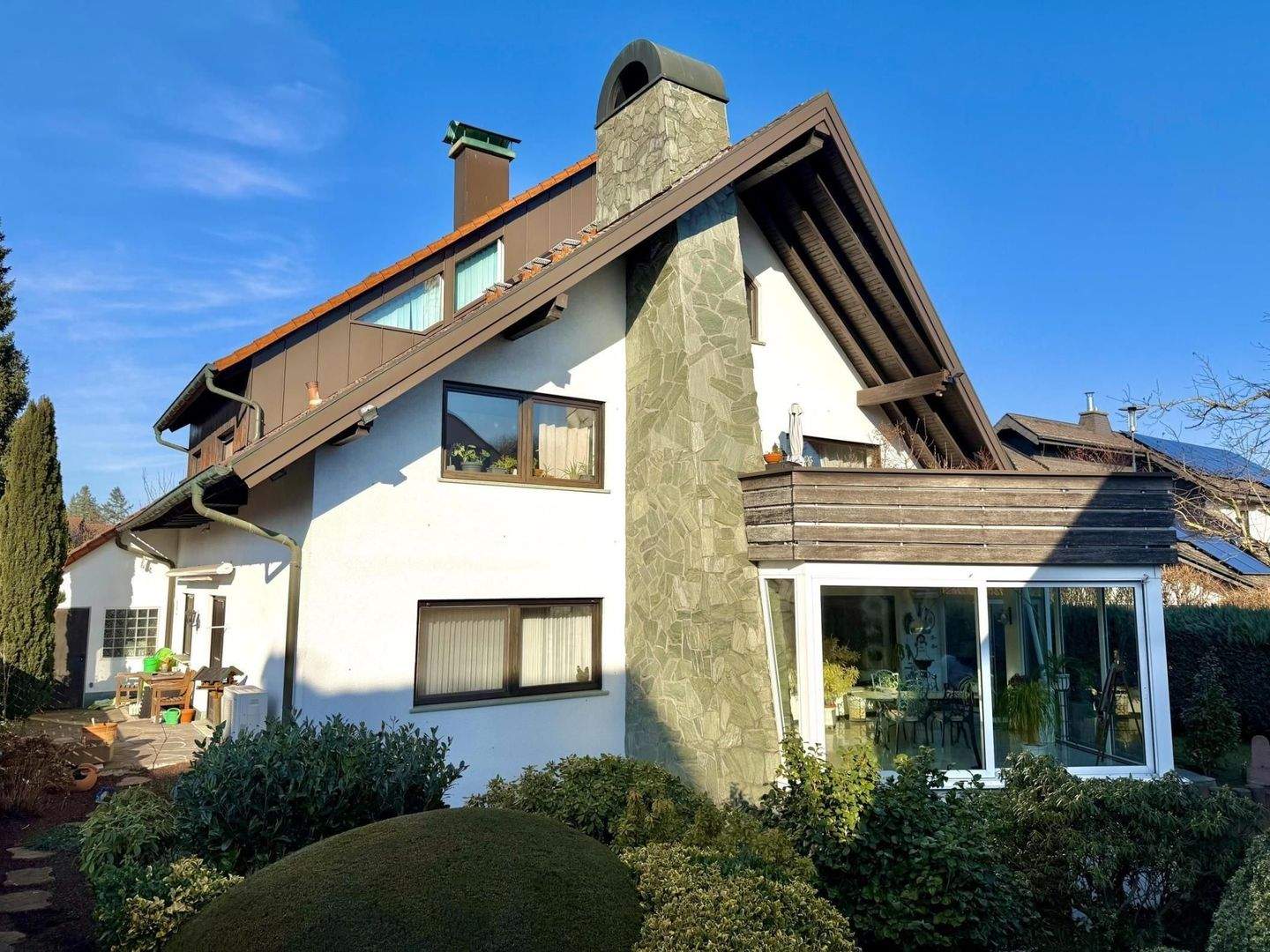 Villa - Großzügiges 2 Familienhaus mit Pool - TOP-Lage in Heusenstamm – Heusenstamm – Vorschaubild 2