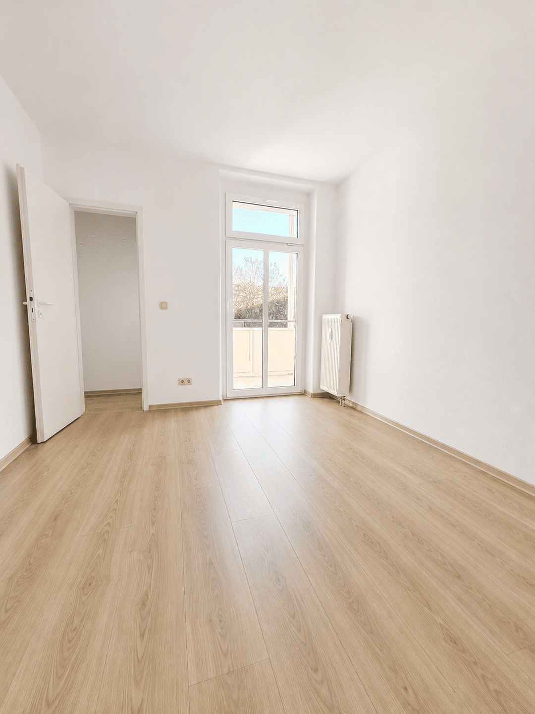 ***Geräumige 3-Raumwohnung mit neuem Fußboden und Balkon – Chemnitz – Vorschaubild 6
