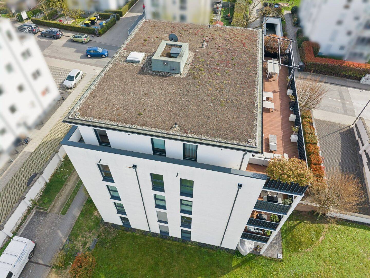 Wiesbaden-Südost: Modernes Penthouse mit großer Terrasse und beeindruckender Aussicht auf Wiesbaden – Wiesbaden – Vorschaubild 2