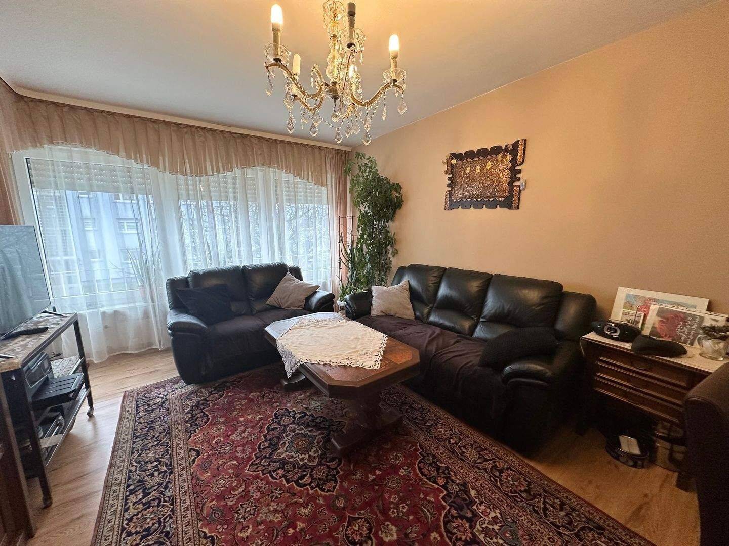LIPPERT IMMOBILIEN PRÄSENTIERT: IMMOBILIE DES MONATS... 3-ZIMMER - 68 QM - BADEZIMMER MIT BADEWANNE UND FENSTER - SÜD-BALKON - SOFORT FREI!