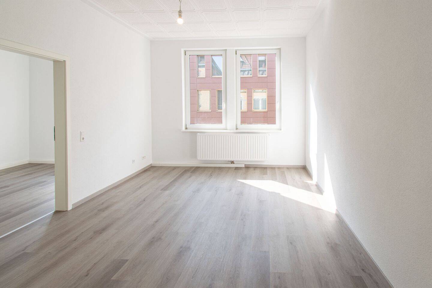 Stilvoll wohnen im Zentrum - renovierte 3-Zimmer-Wohnung in Toplage – Stuttgart – Vorschaubild 3