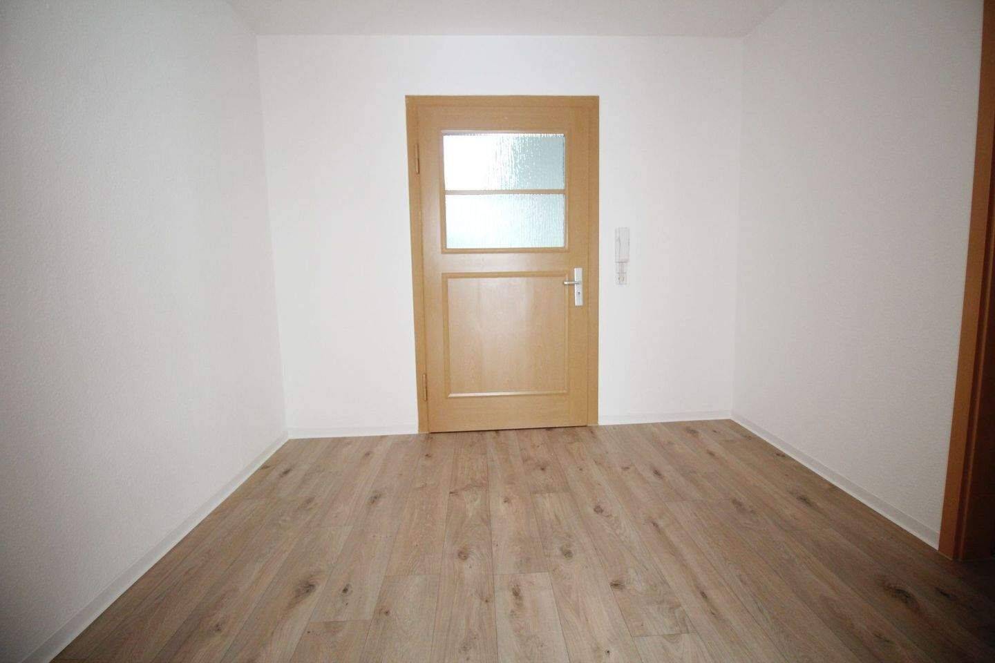 1-Raum-Wohnung mit neuer Einbauküche, uninah – Chemnitz – Vorschaubild 6