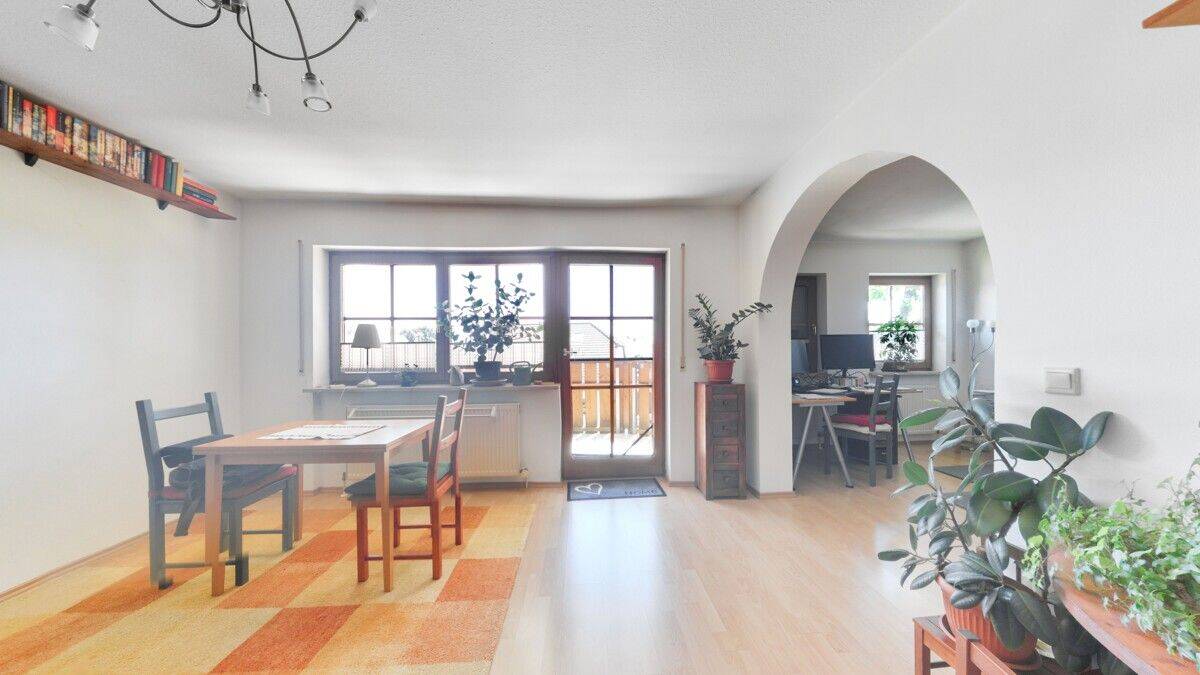 Attraktive 3,5-Zimmer-Eigentumswohnung mit Balkon in Roth – Roth – Vorschaubild 4