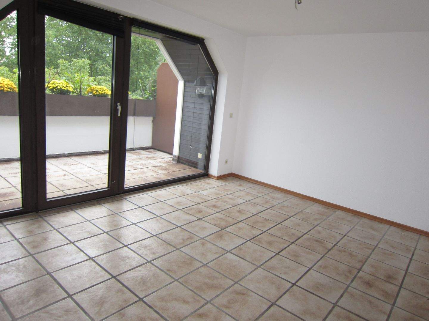 Schöne 2 Zimmer Wohnung in Wanheimerort – Duisburg – Vorschaubild 4