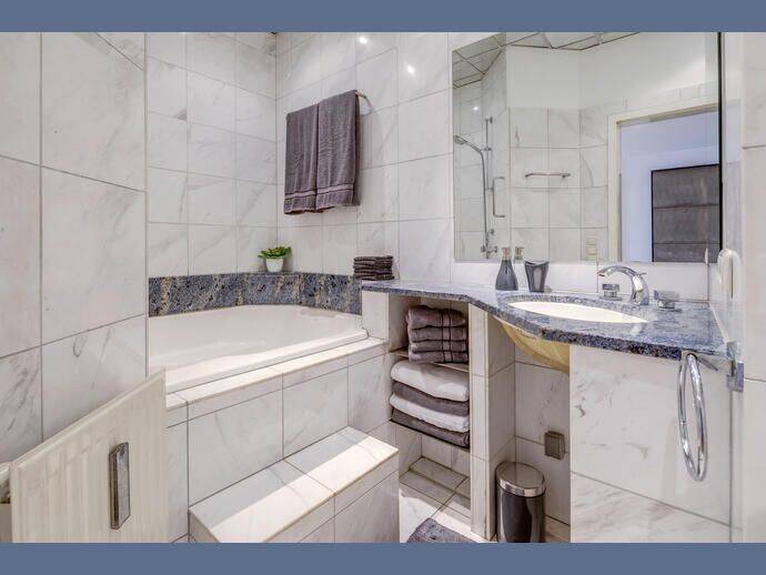 Möbliert: Top möblierte 2-Zimmer-Dachgeschosswohnung – München – Vorschaubild 7
