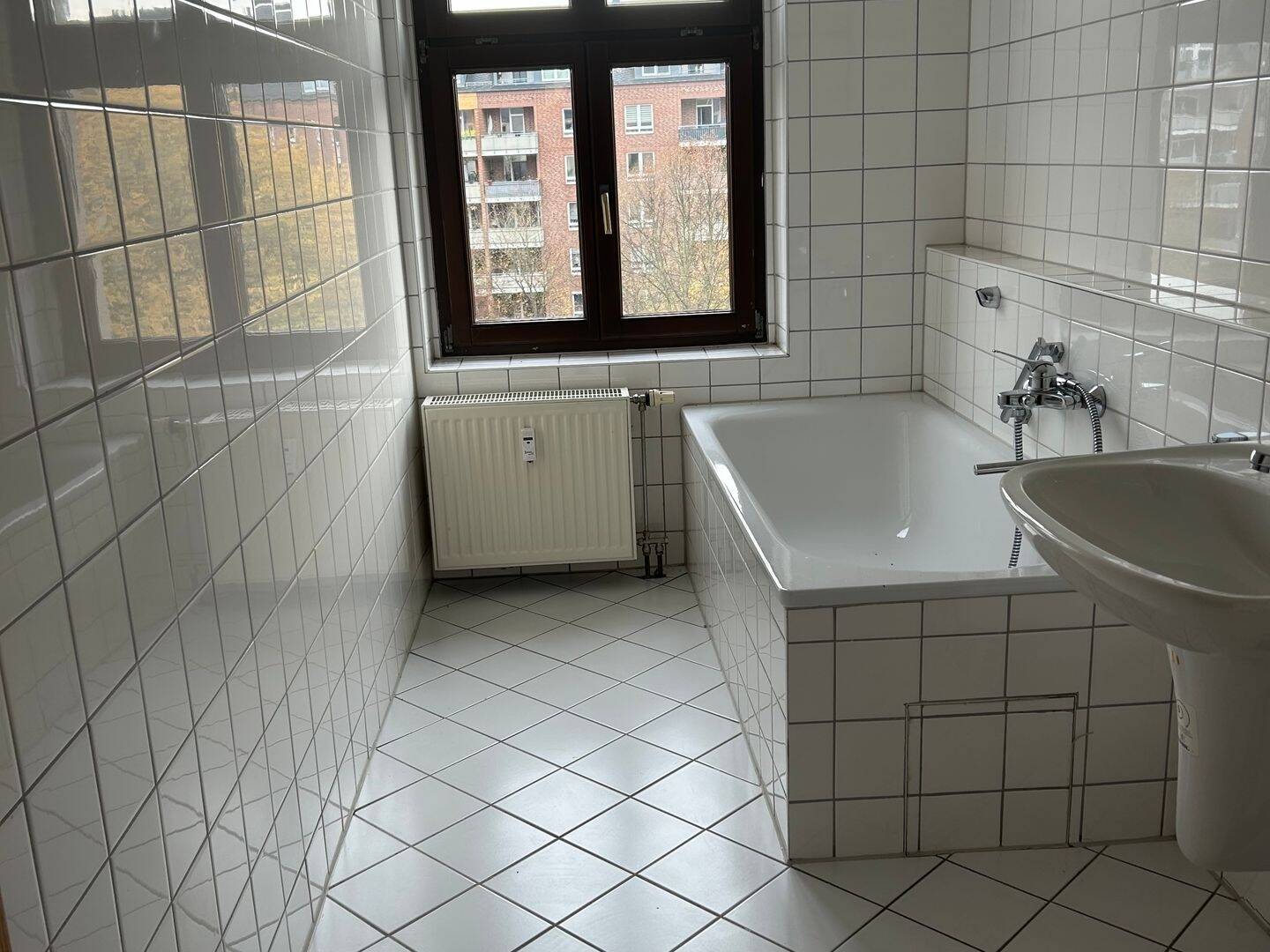 Erster Monat geschenkt! Helle 2-Zimmer- Wohnung mit EBK und Aufzug – Chemnitz – Vorschaubild 5