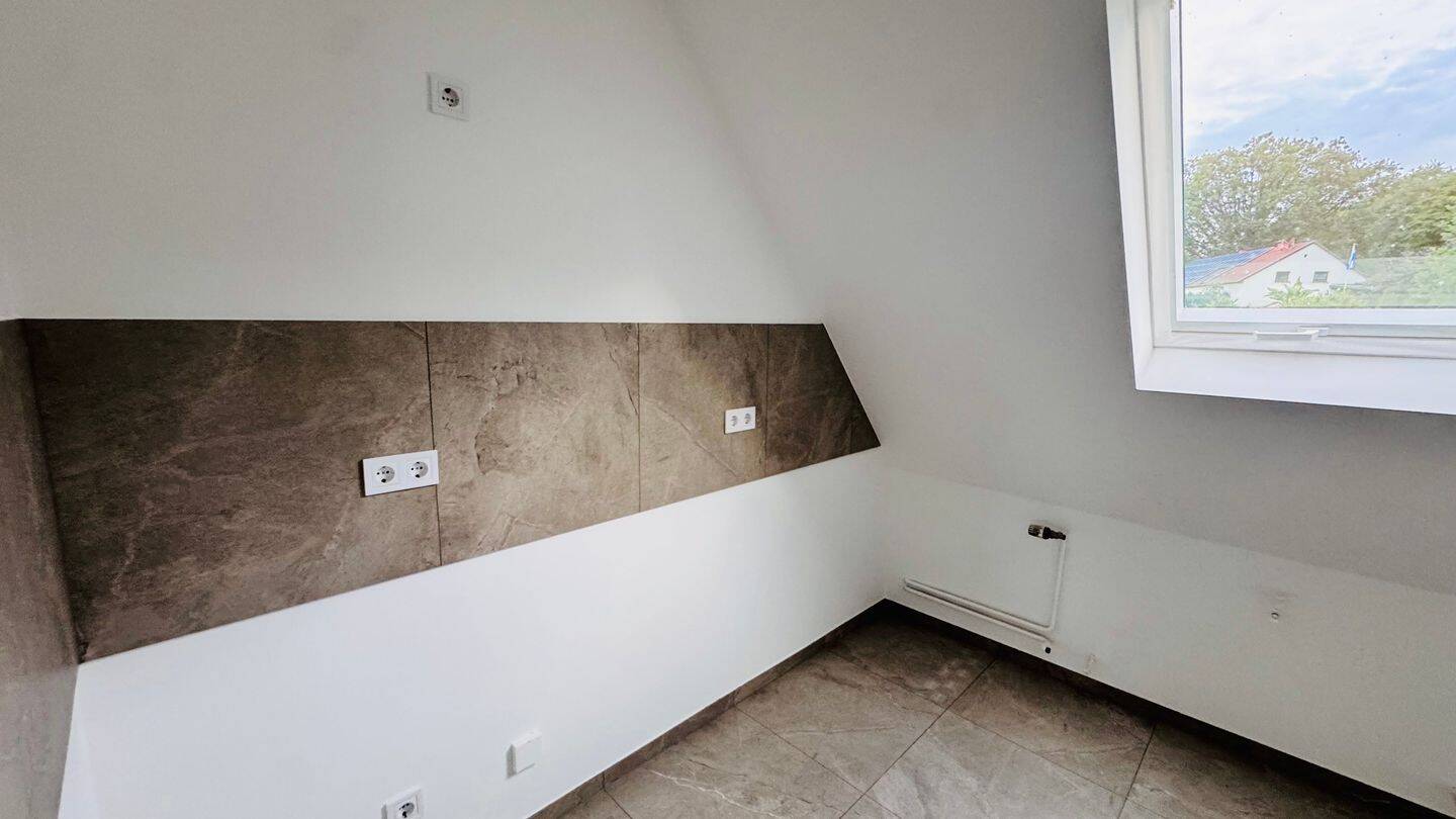 2-ZKB Dachgeschosswohnung Erstbezug nach Kernsanierung – Püttlingen – Vorschaubild 4