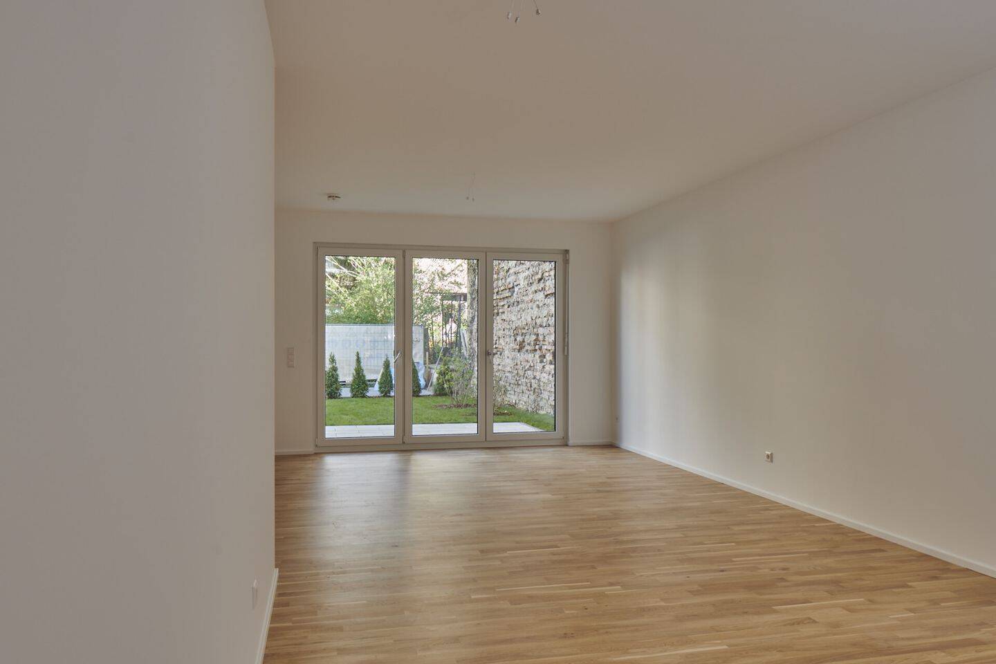 Helle 4-Zimmer-DG-Wohnung mit 2 Terrassen & großzügigem Grundriss - WE10 – Berlin – Vorschaubild 4