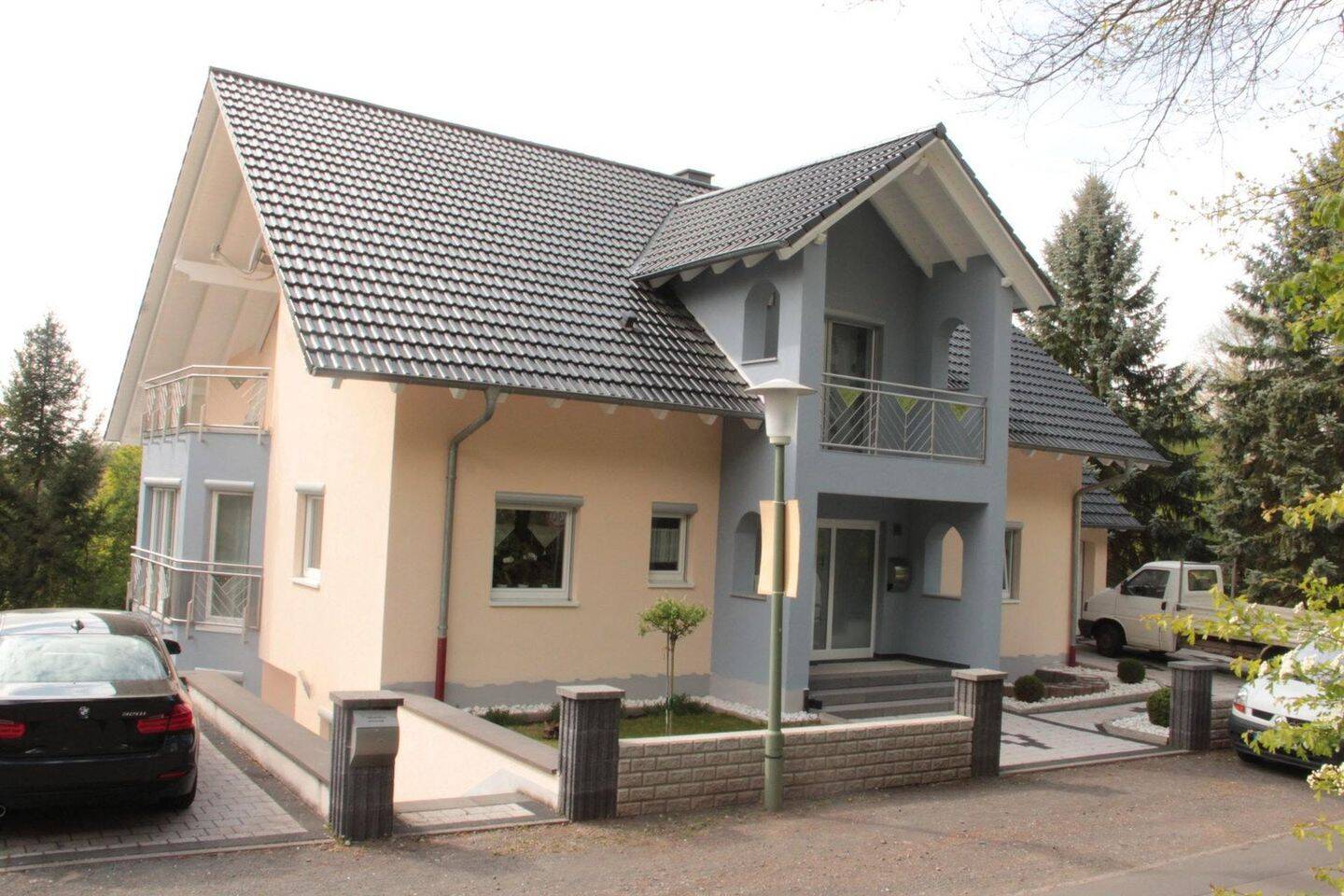 Modernes Einfamilienhaus mit Einliegerwohnung – Kaiserslautern – Bild 1 von 9