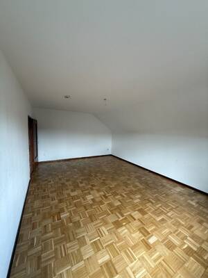Hübsche 3-Zimmer-Dachgeschosswohnung in Herzen von Neukirchen-Vluyn – 47506 Neukirchen-Vluyn – Vorschaubild 3