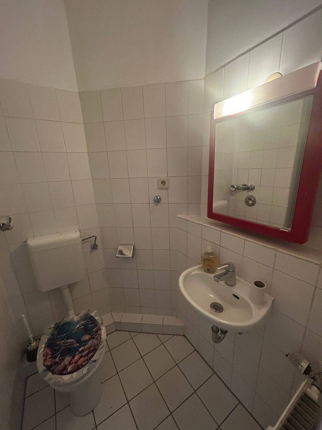 Renovierngsbedürftige 4 Zimmer Wohnung *Balkon / Wintergarten zum Innenhof *Wannenbad mit Toilette *Dusche mit Toilette *Aufzug *Keller – Berlin – Vorschaubild 7