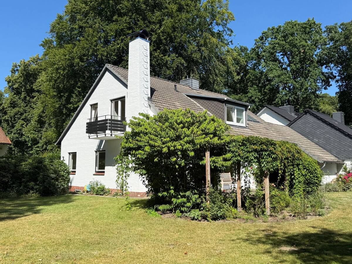 Home sweet Home - wunderbares 6-zimmriges Haus zur Miete in perfekter läge von Rissen – 22559 Hamburg – Bild 1 von 9