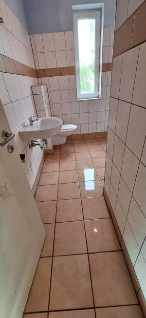 Provisionsfrei* Geräumige 4-Zi.-Wohnung m. Stellpl., Altendorfer Straße, 1.OG