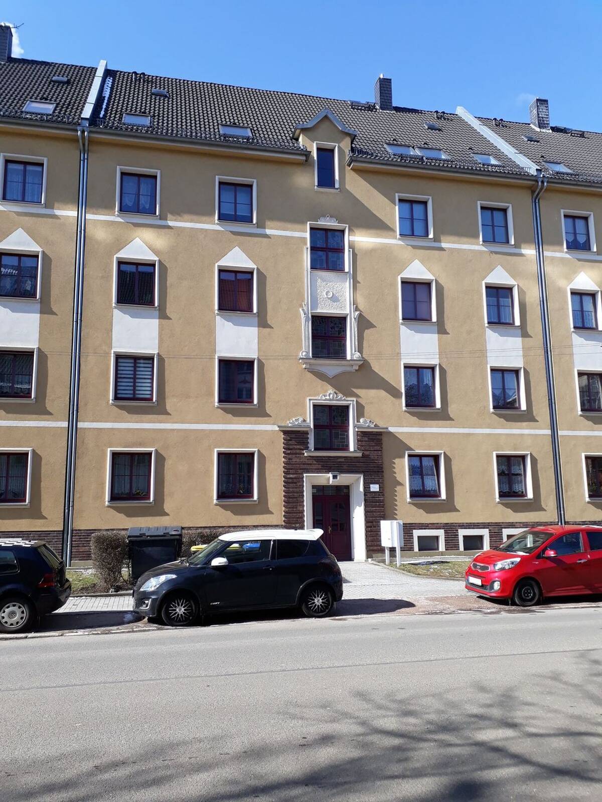 schöne 2-Zimmer Dachgeschosswohnung – 8058 Zwickau – Bild 1 von 9