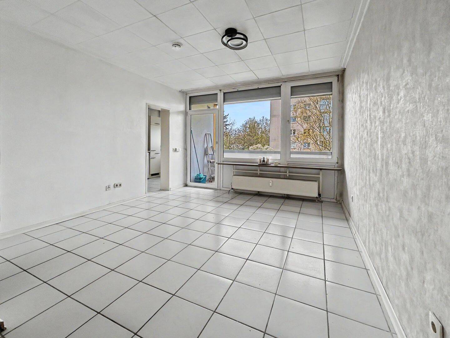 Leerstehendes 1-Zimmer-Apartment in zentraler Lage von Krefeld-Fischeln – Krefeld – Vorschaubild 3
