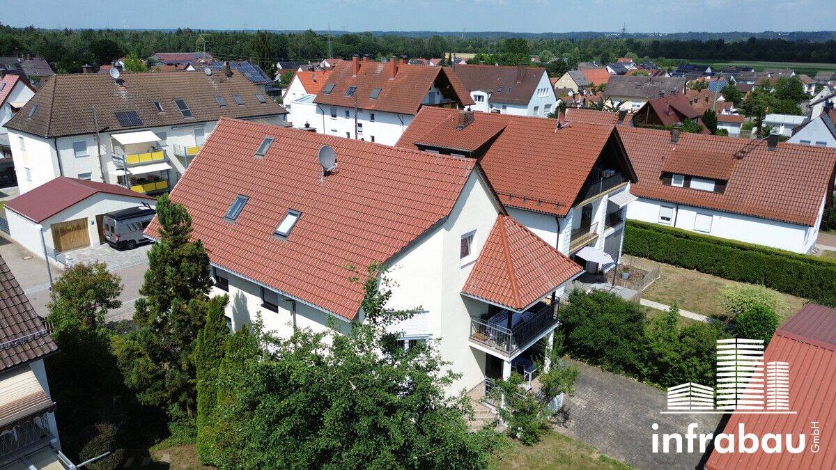 Attraktives Dreifamilienhaus in Stettenhofen - ideal für Kapitalanleger & Eigennutzer