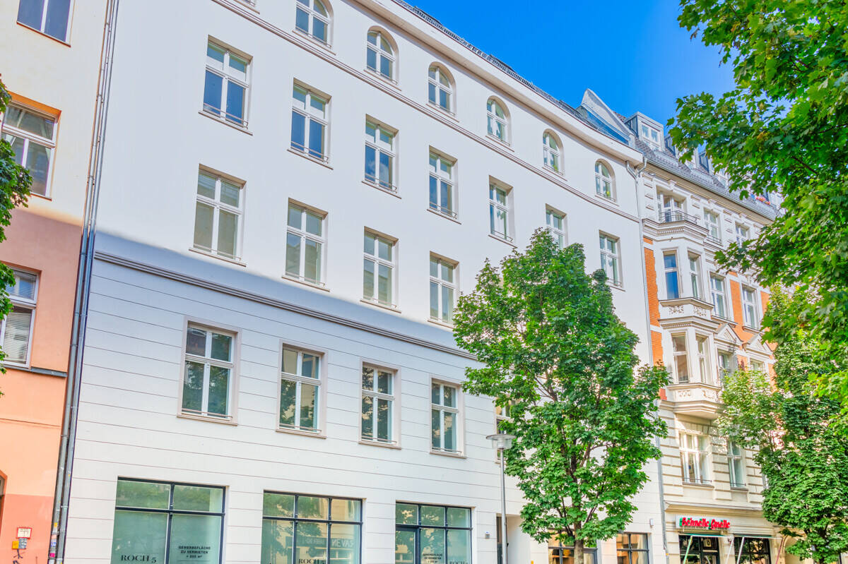 Clean chic trifft Gründerzeit-Charme: Saniertes 4-Zimmer-Juwel mit Balkon – Berlin – Vorschaubild 4