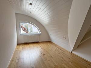 Tolle 3 - Zimmer - Maisonette - Wohnung mit zwei sonnigen Balkonen und TG-Stellplatz in Burladingen – 72393 Burladingen – Vorschaubild 5