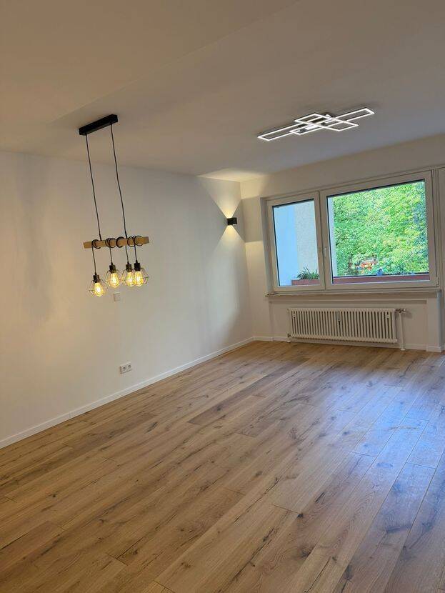 Modernisierte stilvolle Wohnung mit Westloggia, Schwimmbad & Sauna in München – München – Vorschaubild 2
