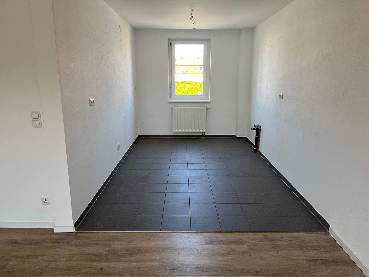 Großzügige 2 Zimmer-Wohnung mit offener Küche, Süd-Balkon zum Innenhof, 3. OG mit Aufzug - Stellplatz optional möglich – Fürth – Vorschaubild 2