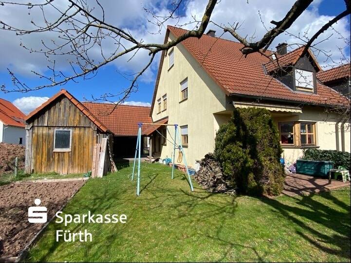 Ein-/Zweifamilienhaus in Roßtal – Roßtal – Bild 1 von 9