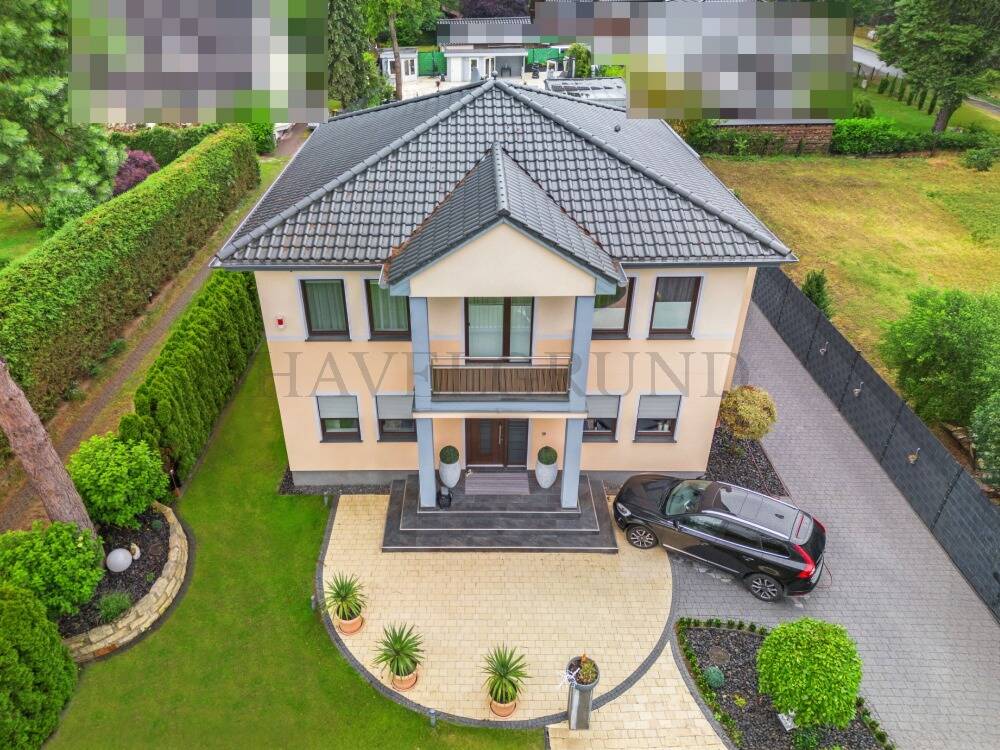 Exklusive Villa mit Einliegerwohnung, Pool und traumhaftem Gartenparadies! – Falkensee – Vorschaubild 2