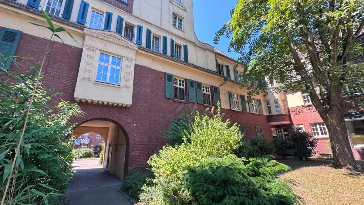 ACHTUNG SOMMERAKTION ! * Frei ab 01.10. ! * Große 3,5- Raum Wohnung in Duisburg- Hüttenheim ! – Rosenbergstr. 12, 47259 Duisburg – Bild 1 von 3