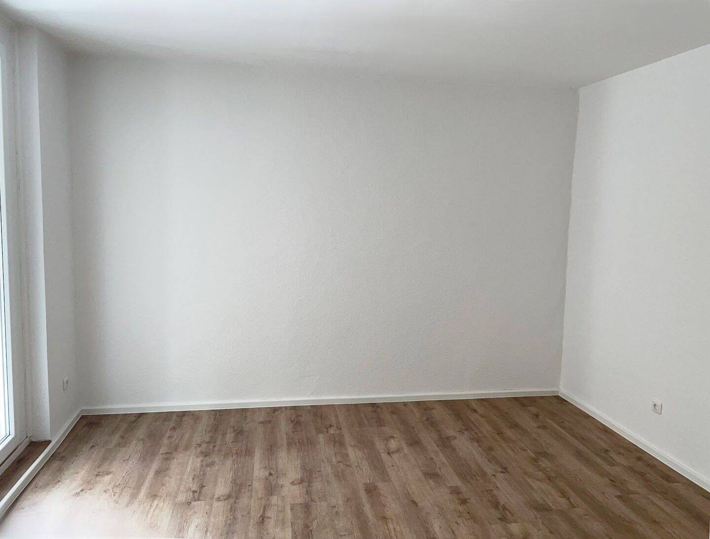 Helle + renovierte 2-Zimmer-Wohnung mit Balkon, guter Schnitt, separate Küche, Duschbad, Aufzug – Braunschweig – Vorschaubild 6