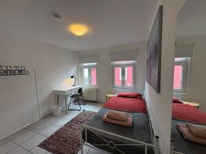 Möbliertes WG-Zimmer auf Zeit in Stuttgart-Zentrum – 70182 Stuttgart – Vorschaubild 2
