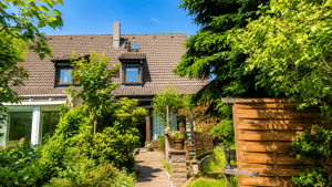 Familienhaus mit Kamin, Rosengarten und Potenzial auf 500 m² Grundstück