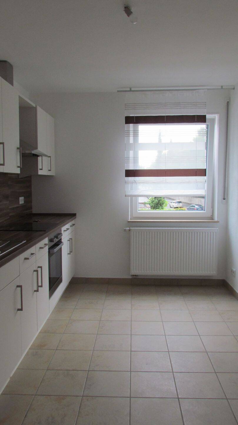 Stilvolle, neuwertige 3-Zimmer-Wohnung mit Balkon und Einbauküche – Ingolstadt – Vorschaubild 3