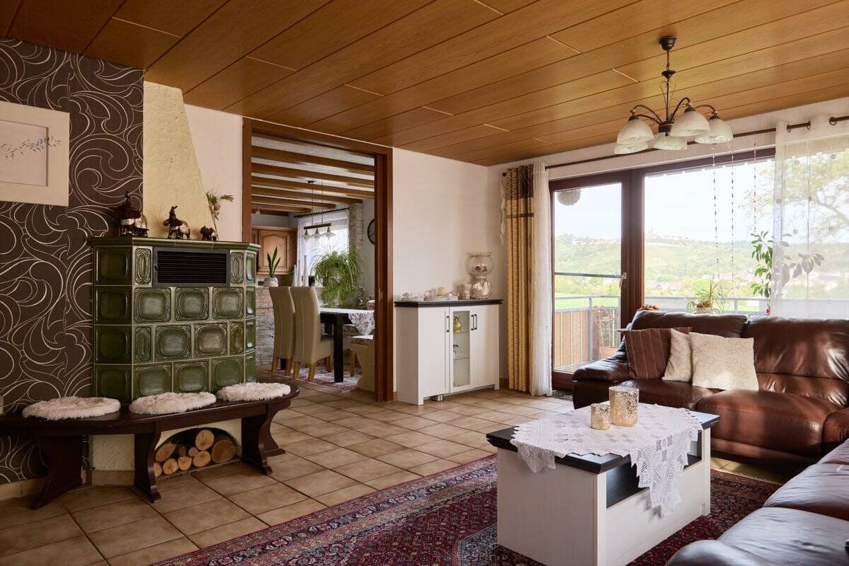 Mehrgenerationen-Familien aufgepasst. Haus mit viel Platz für Handwerker. – Winnenden – Bild 1 von 9