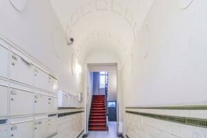 Sofort bezugsfrei: Frisch renovierte Dachgeschosswohnung (ohne Aufzug) im Altbau mit großem Balkon – 13189 Berlin – Vorschaubild 8