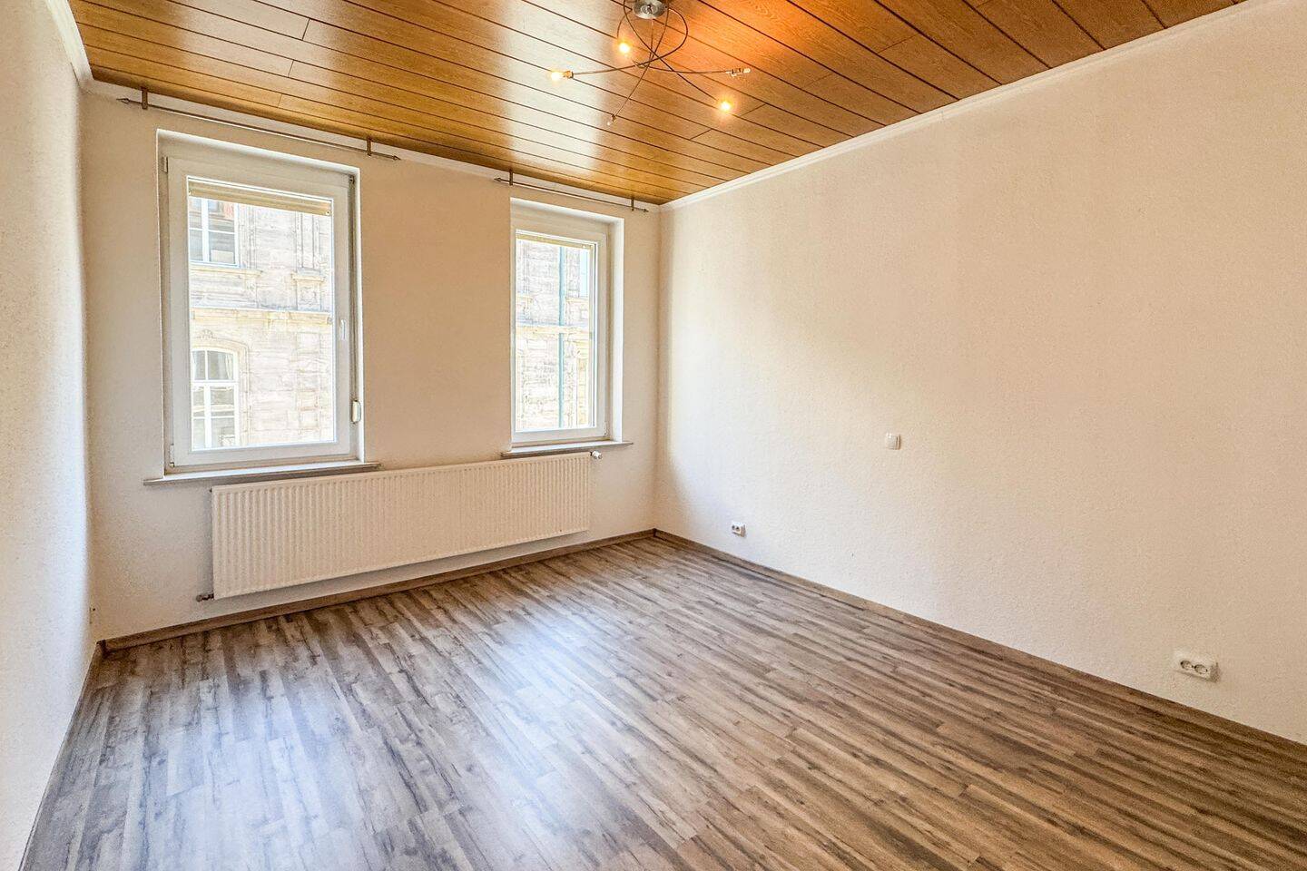 Bezugsfreie 4-Zimmer-Wohnung mit Balkon und zwei Bädern im Herzen von Fürth – Fürth – Vorschaubild 6