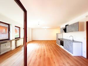Bezugsfreie, vollst. renovierte Stadtwohnung mit Balkon, Tiefgarage und historischem Altstadtflair – 91054 Erlangen – Vorschaubild 6