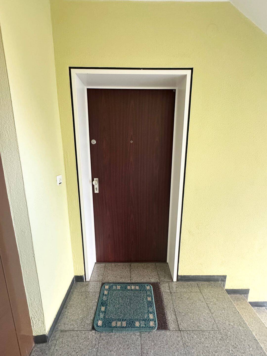 Sofort Bezugsfrei ! Gepflegte Eigentumswohnung mit Loggia, Aufzug & Stellplatz – Nürnberg – Vorschaubild 9
