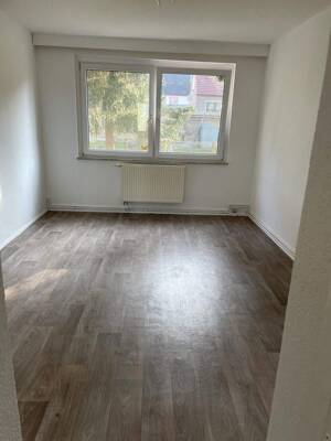 Jetzt eine helle frisch renovierte und sofort verfügbaren, 3 Zimmerwohnung mit Balkon mieten!! – 6577 Heldrungen – Vorschaubild 9