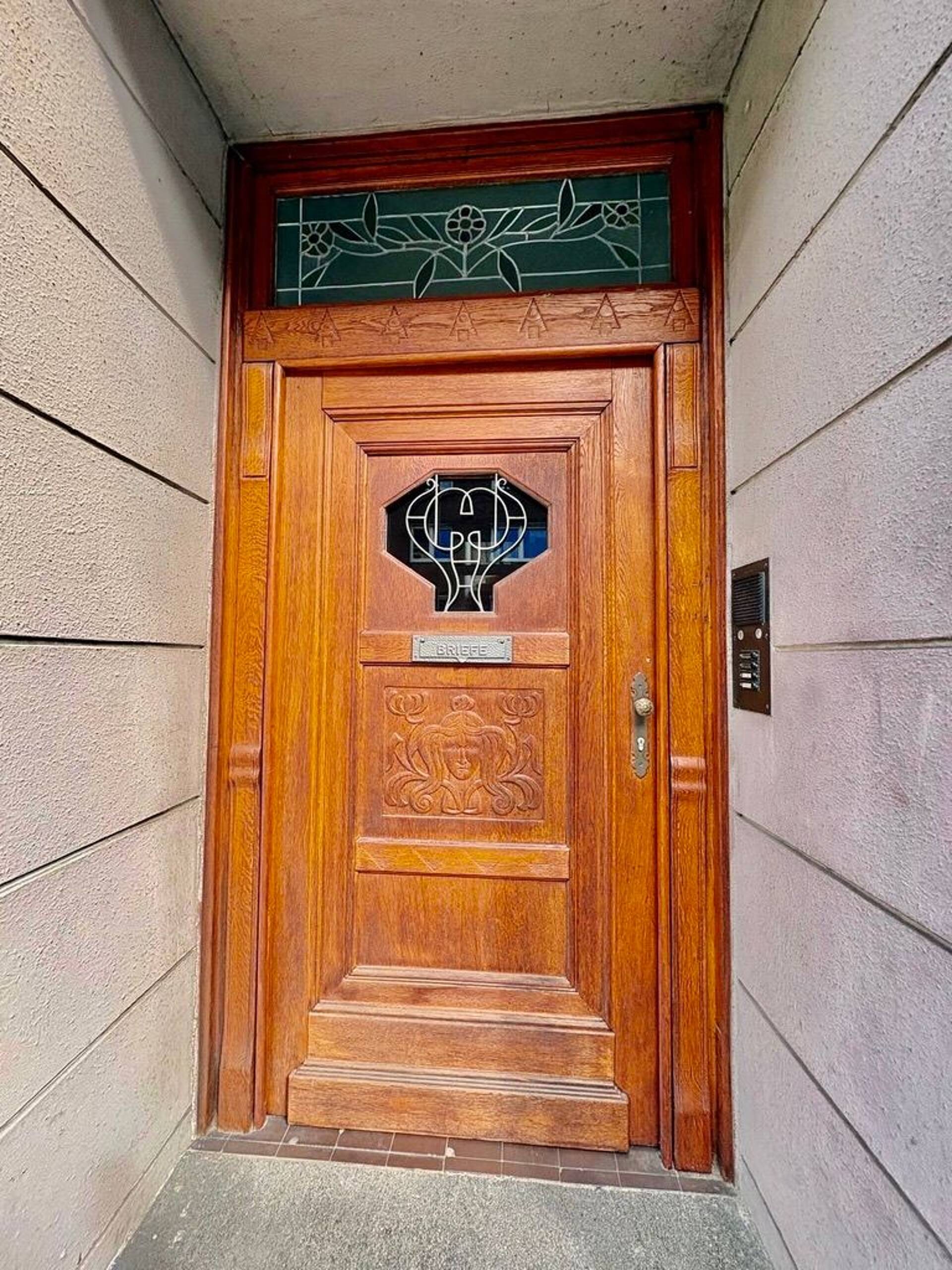 Haus in 41236 Mönchengladbach mit 230 m² kaufen