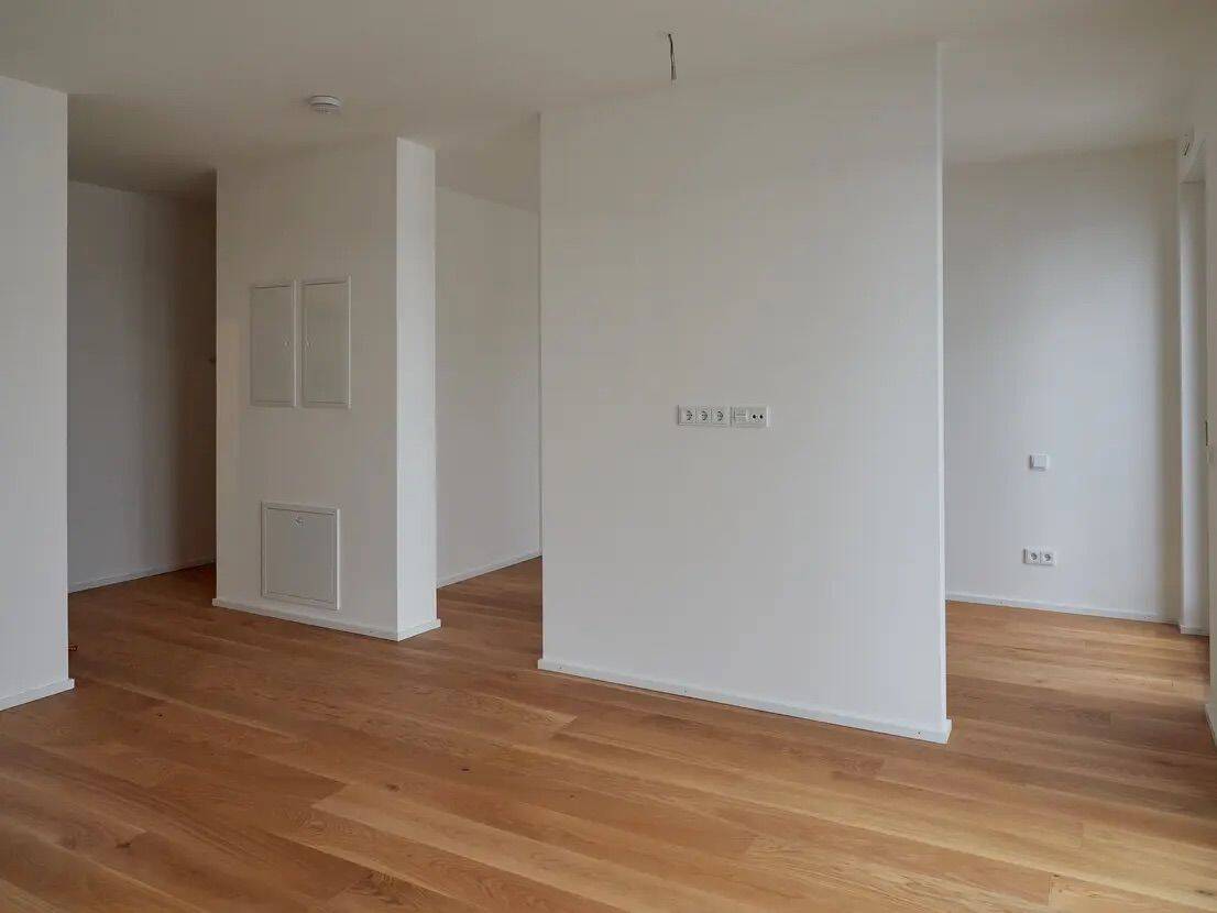 1,5 Zimmer Wohnung mit großem Balkon & hochwertiger Einbauküche – München – Vorschaubild 2