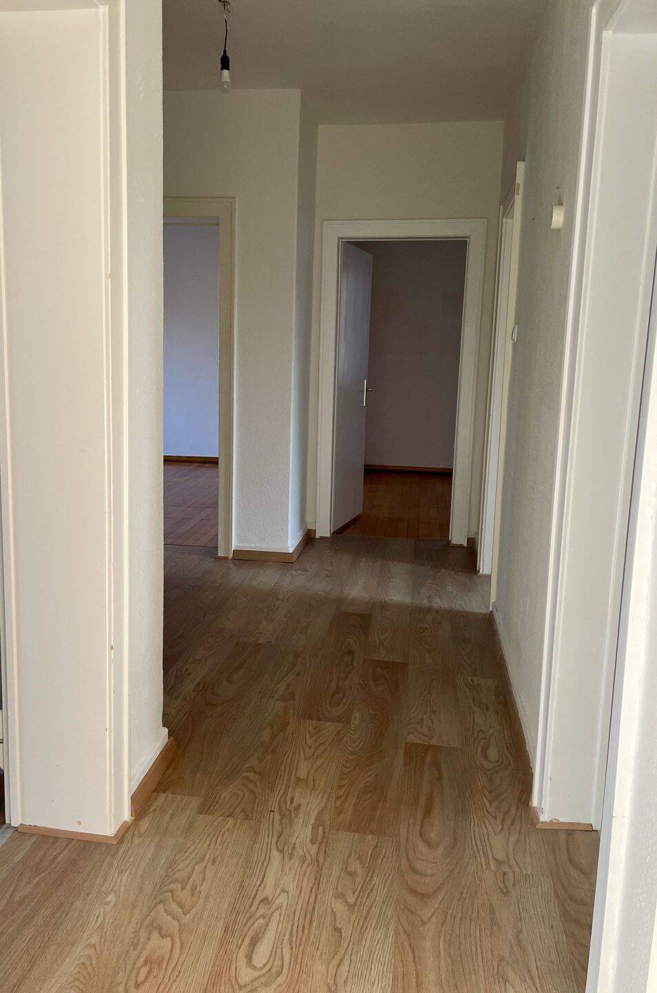 Ihr neues Zuhause mit Altbauflair und Balkon ins Grüne – Mönchengladbach – Vorschaubild 5