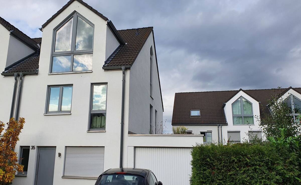 Attraktive Doppelhaushälfte in Düsseldorf-Angermund – 40489 Düsseldorf – Bild 1 von 9