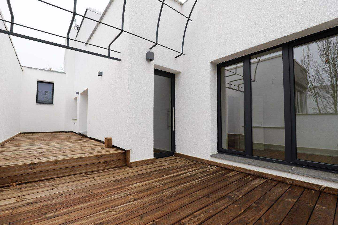 **VISTA Immobilien** Exklusive 4-Zimmer-Maisonettewohnung im Architektenhaus - kernsaniert 2026