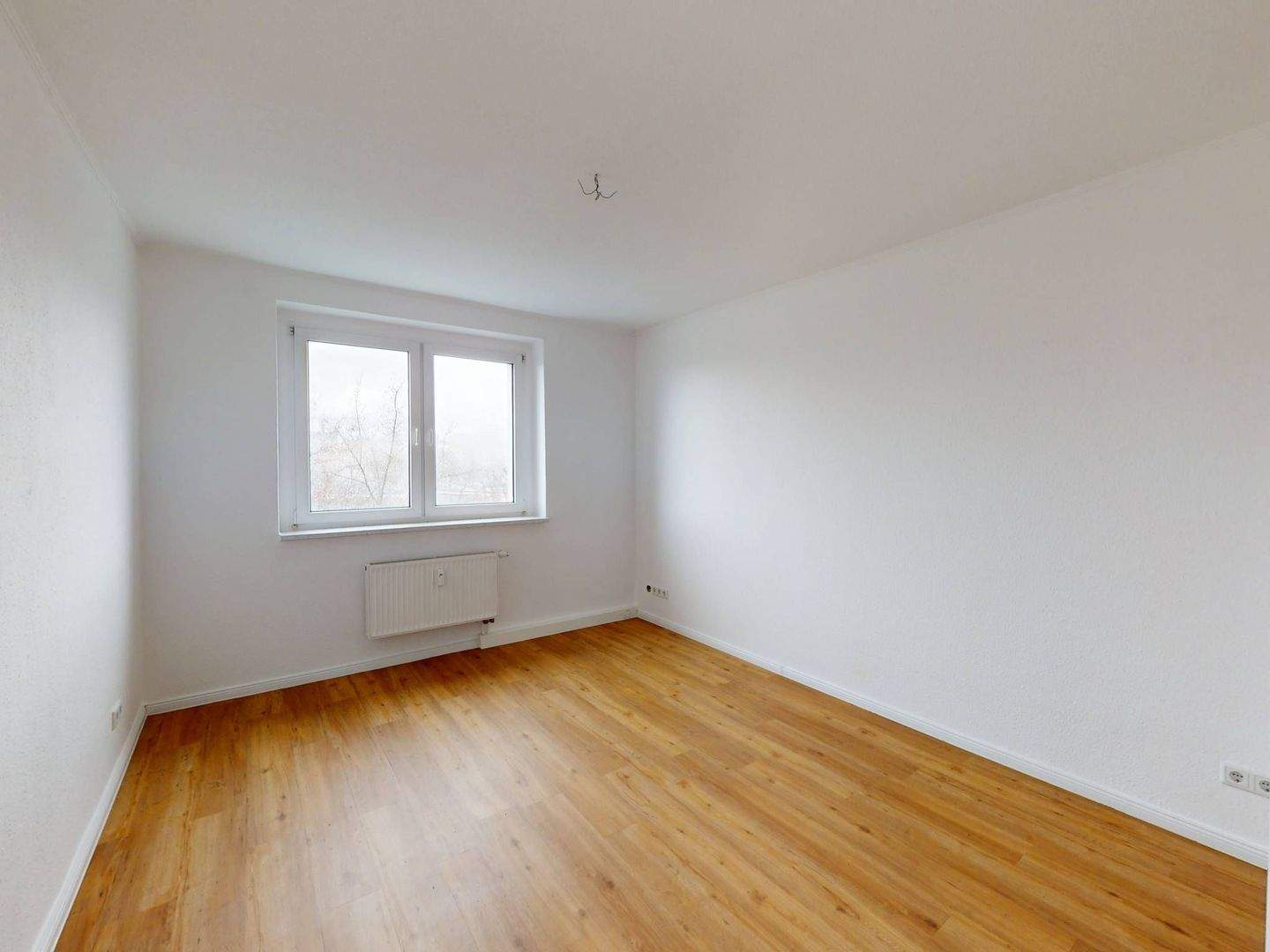 Moderne 3-Zimmer-Wohnung mit Wannenbad und viel Lichteinfall – Wittenberg – Vorschaubild 4