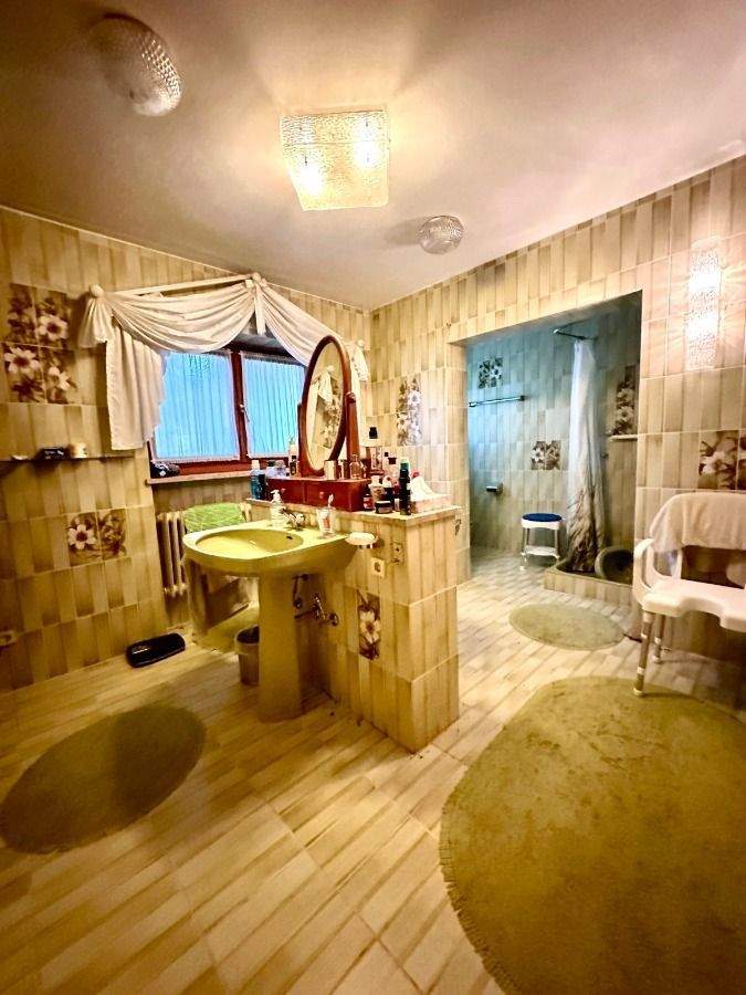 Herrschaftliche Villa auf großzügigem Grundstück mit eigenem Teich sowie Hallen und landw. Flächen – Aldersbach – Vorschaubild 9